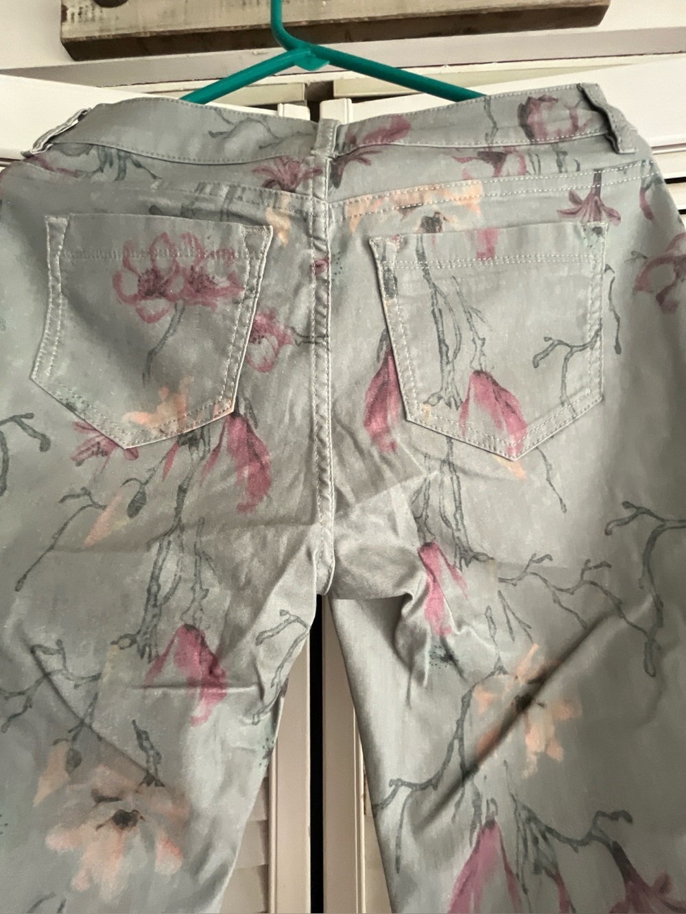 Floral Skinny Jeans in Light Green with Pink Accents. Size 8. New with Tags